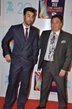 Ranbir Kapoor, Rishi Kapoor at Zee Awards red carpet in Mumbai on 6th Jan 2013 (175).JPG
